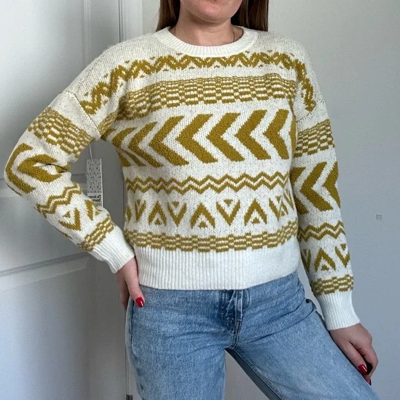 COPY - Textured Pattern Crew Neck Pullover Sweater - Picture 1 of 9